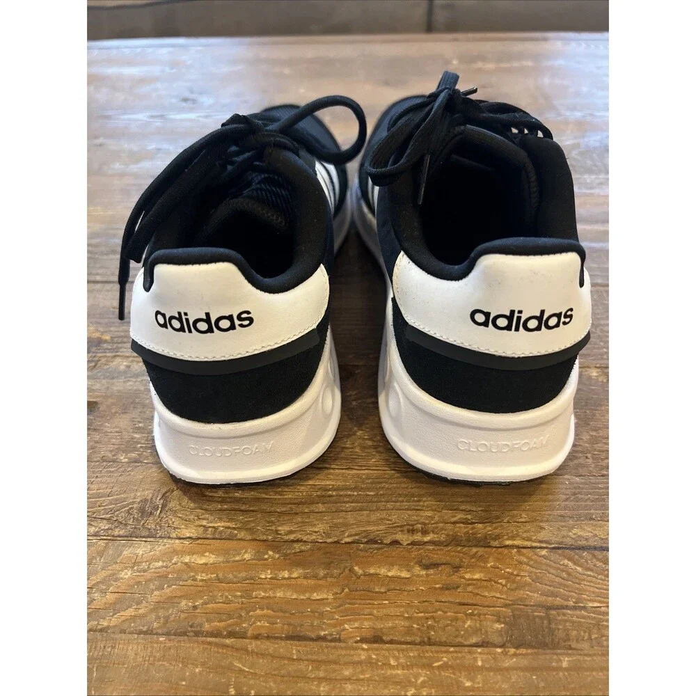 Adidas Men’s Athleisure Run 84 Sneaker Shoe Running Cloudfoam Size 9 New NO Box